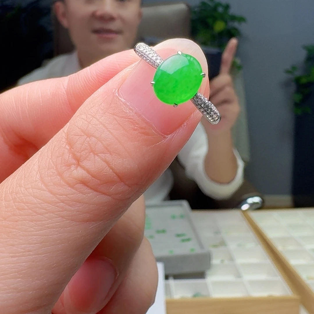 翡翠18K金镶嵌戒指天然