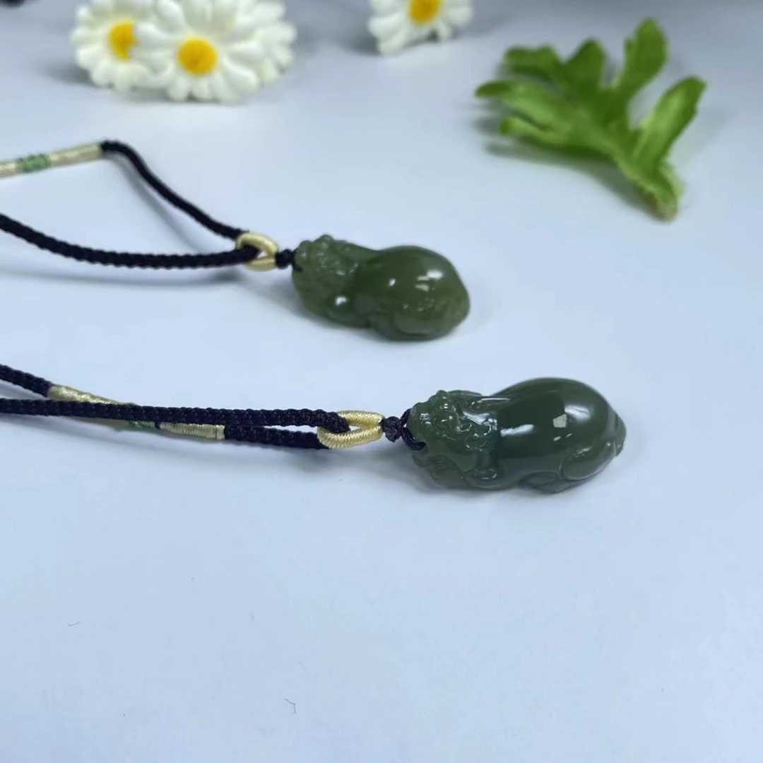 DY100 和田玉精工雕刻大貔貅吊坠【约30*16mm】多样性发一