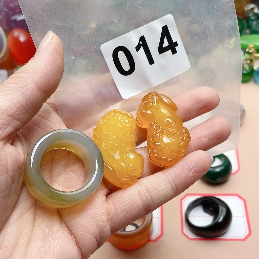 合金颈饰玛瑙/玉髓我***呆