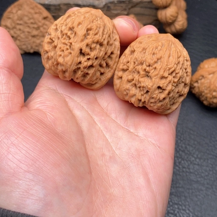 桃核把件尺寸37南疆