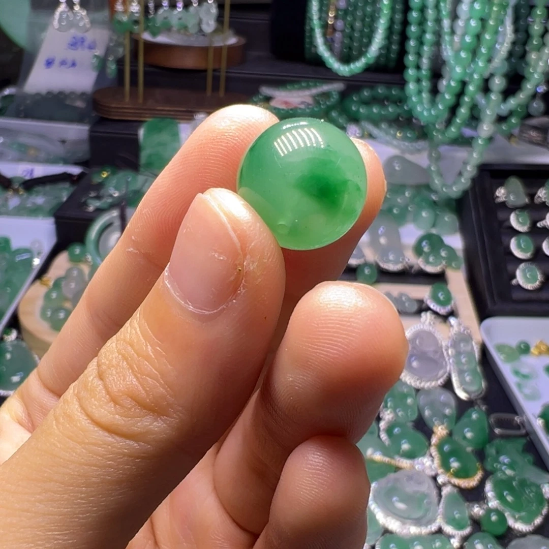 石英质玉未镶嵌颈饰