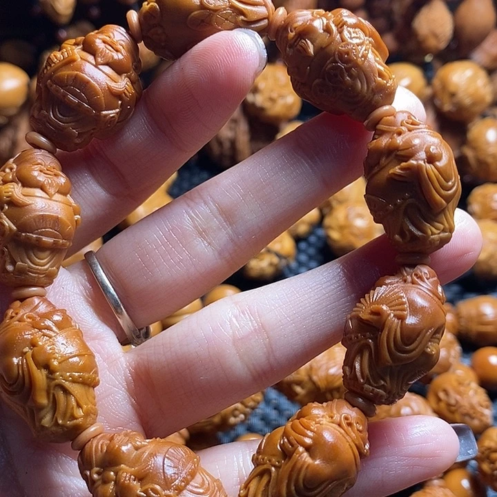 吊坠橄榄核八大财神