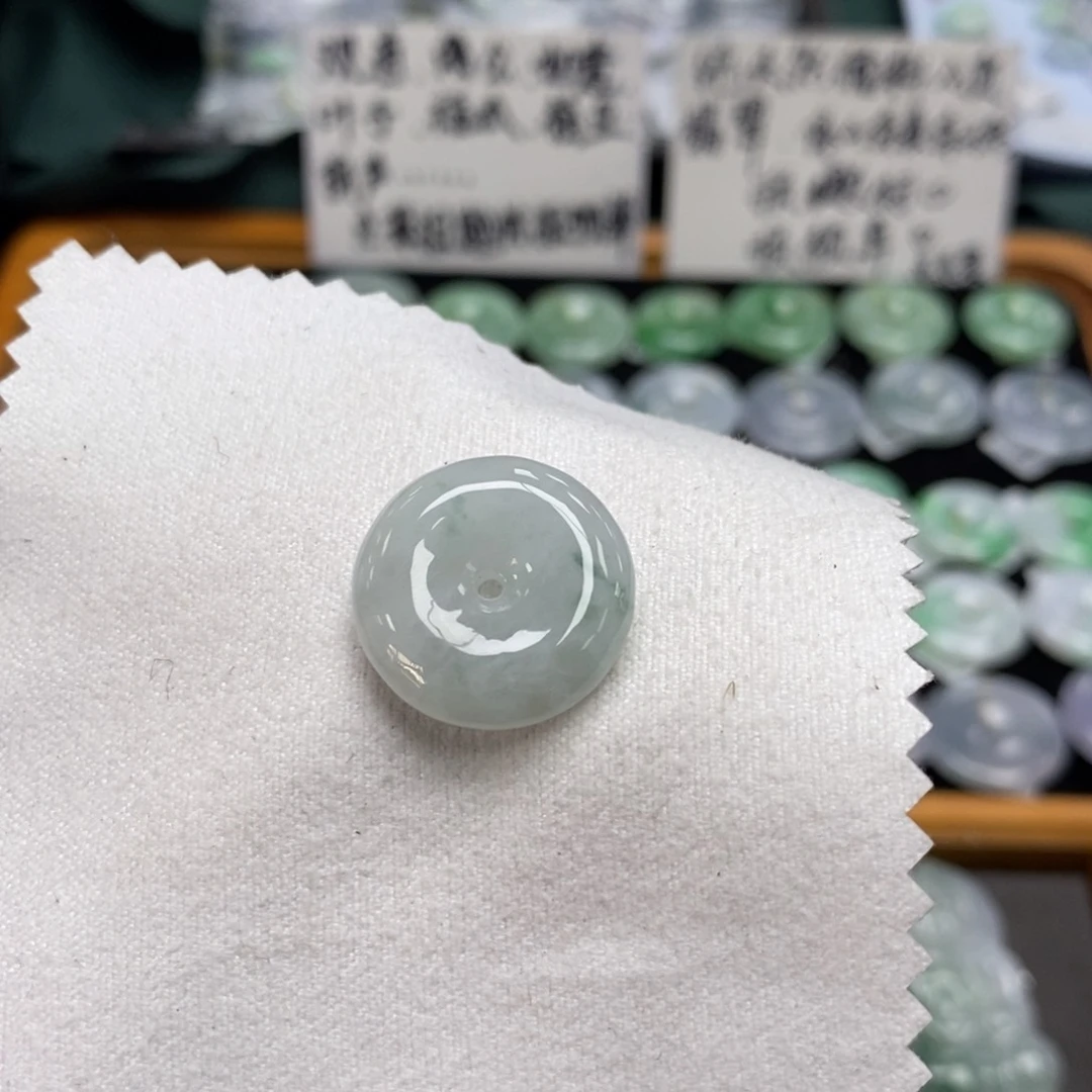 颈饰未镶嵌翡翠平安
