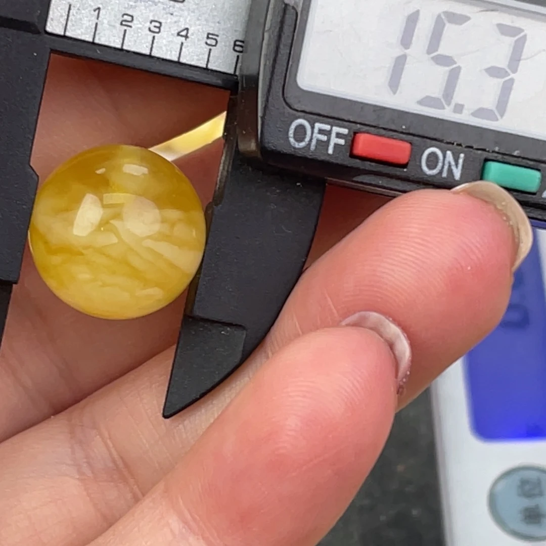 蜜蜡未镶嵌裸石702