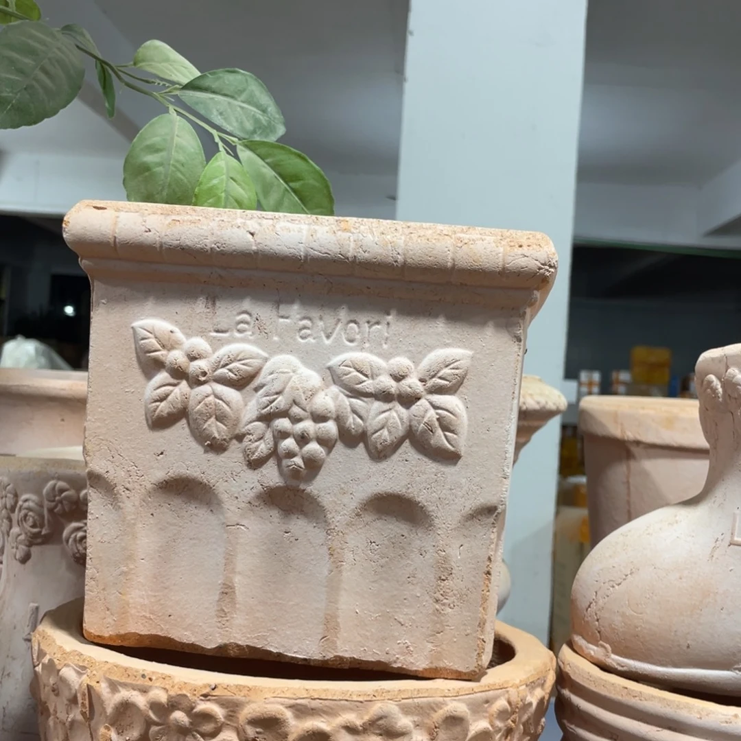 口20×18   内口18    粗陶手工花盆一个