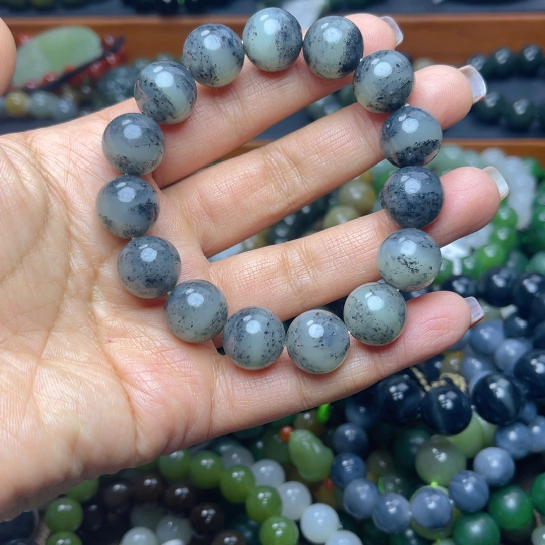 晓***风和田玉未镶嵌手链