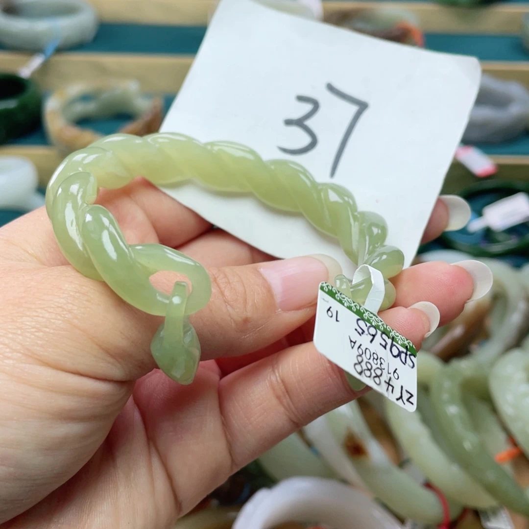 未镶嵌手镯和田玉圈口57