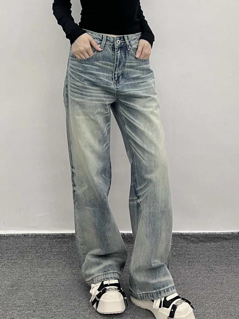 万兔的One美式复古激光错位水洗蓝猫须折痕做旧牛仔裤直筒微喇裤