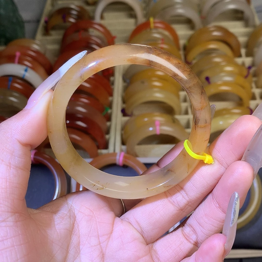 石英质玉未镶嵌手镯