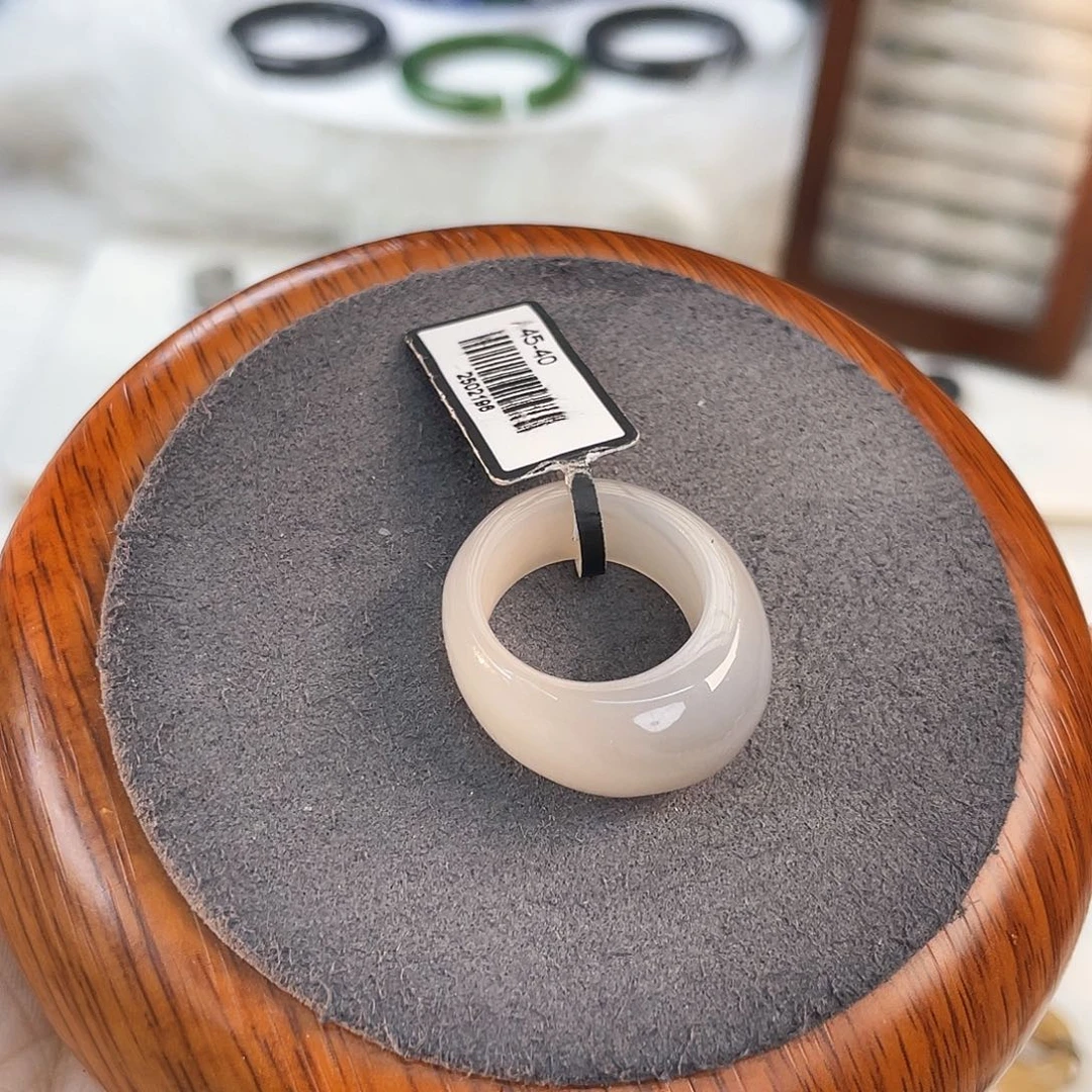 和田玉未镶嵌戒指c18 烟紫色小馒头。17.4。不退换