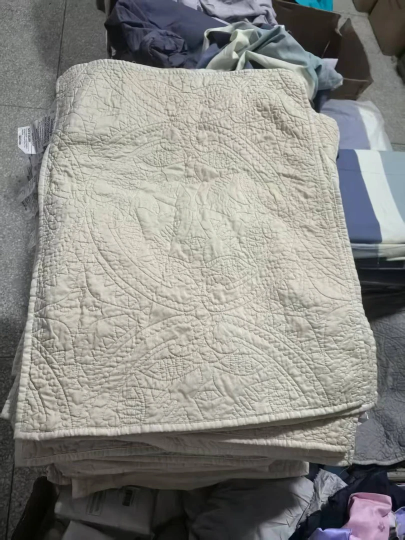 《厚广家》3楼50×66米黄色超软水洗棉化纤绗缝枕套 发1对