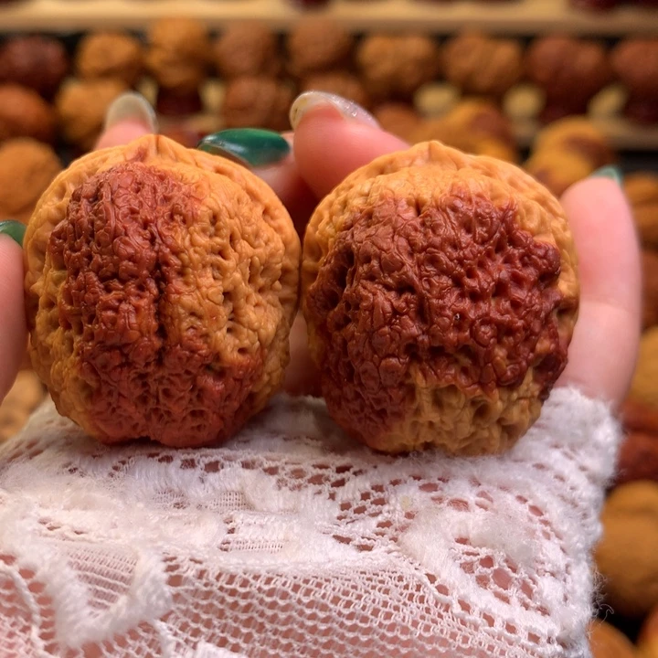 文玩核桃把件36……….