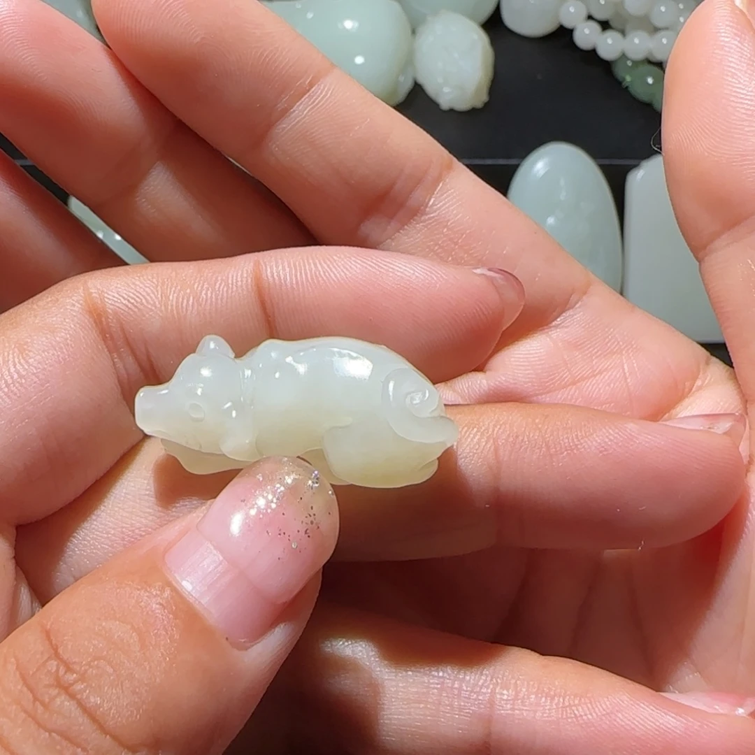 海***牛和田玉未镶嵌颈饰