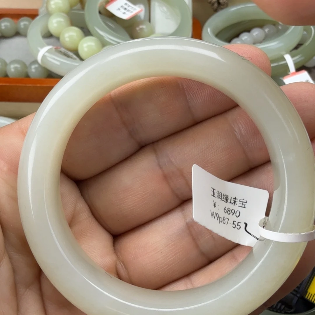 和田玉（糖玉）未镶嵌手镯