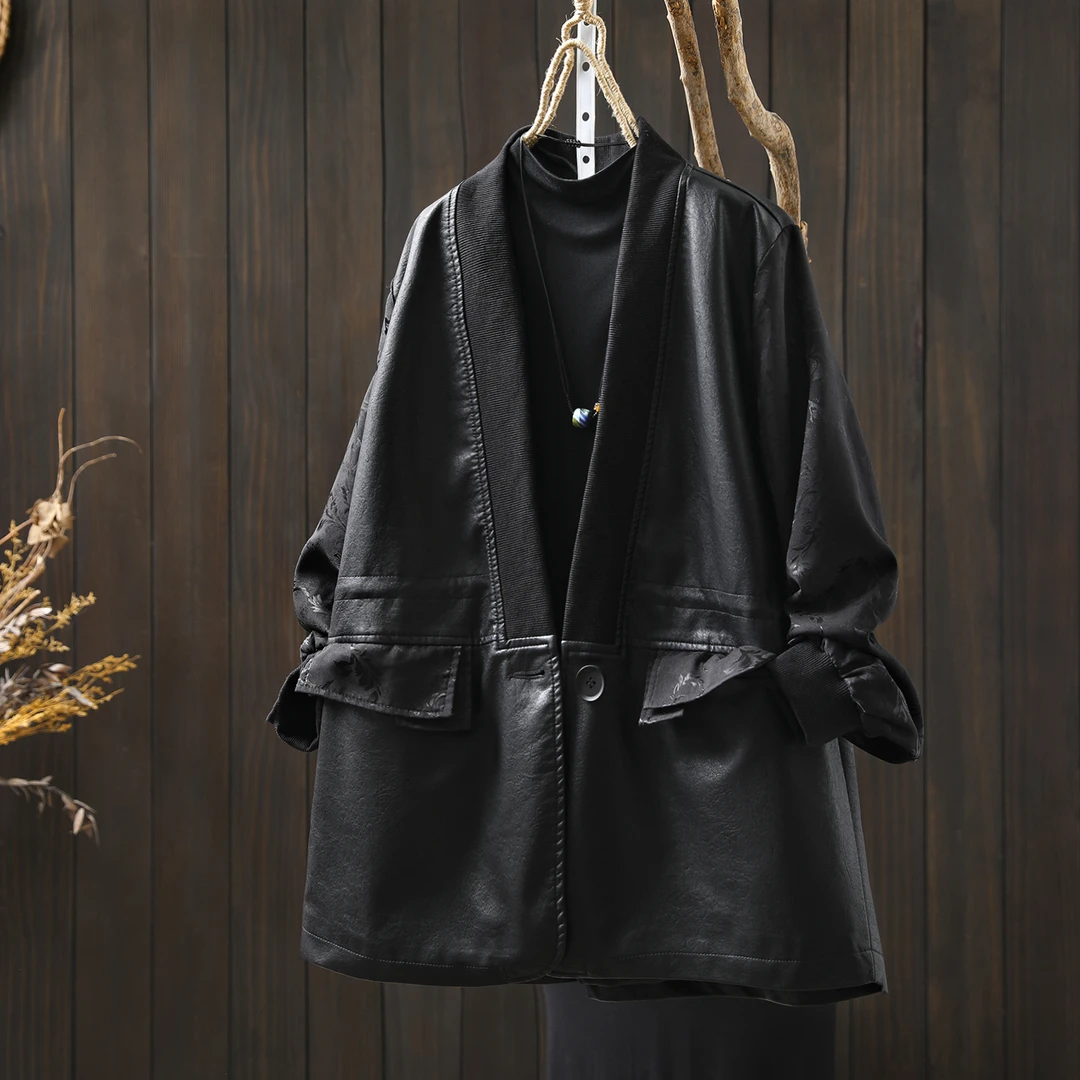 2025超火皮衣外套女秋新黑色中长款V领拼接感一粒扣时尚气质上衣
