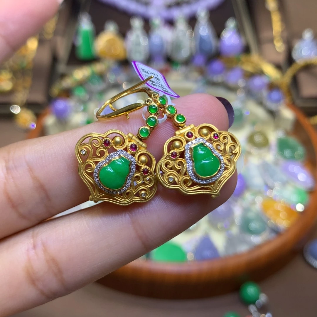 翡翠18K金镶嵌颈饰