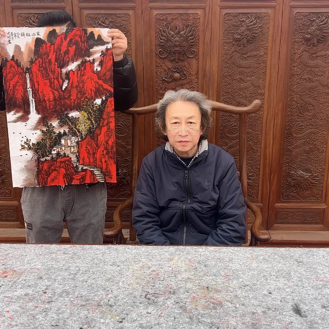 国画朱大明原作溯源带证件合影视频