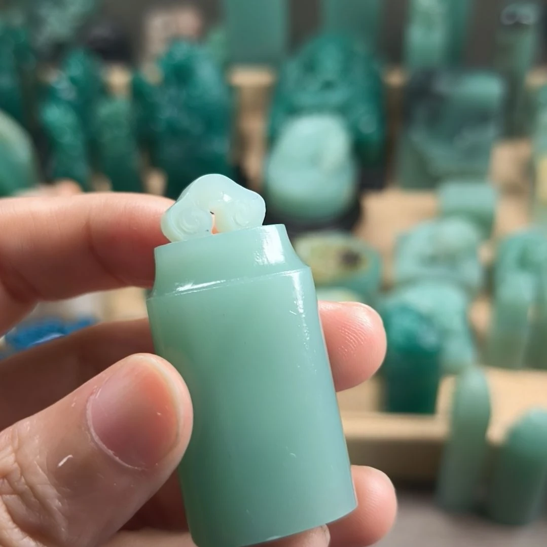 天***云印石寿山石梅子青印章