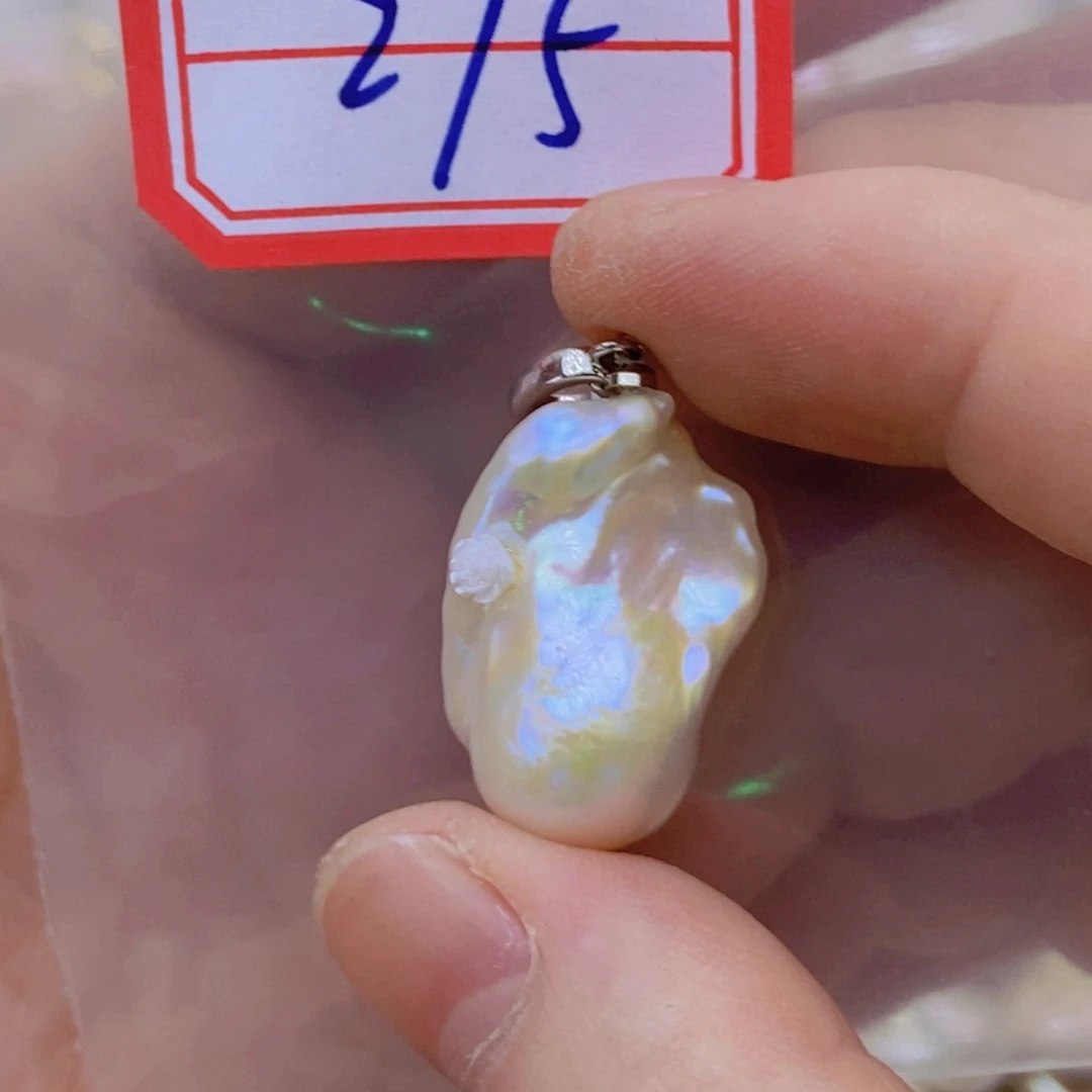 银S925镶嵌淡水珍珠吊坠