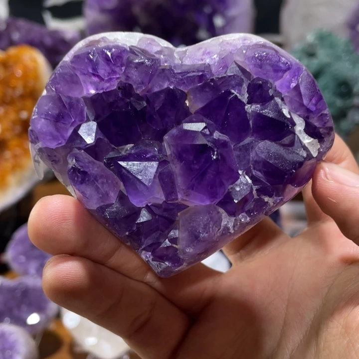 紫晶未镶嵌大型摆件（非配饰）