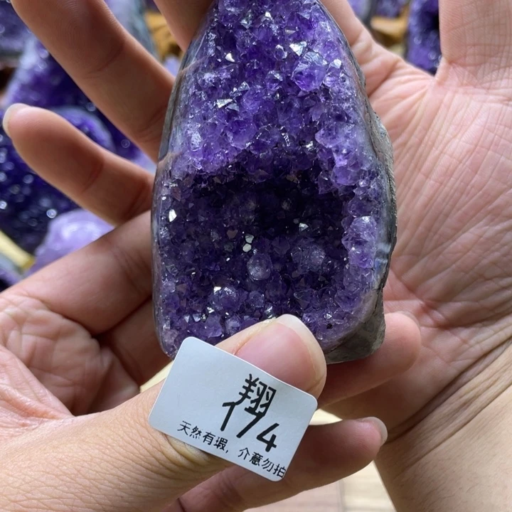 未镶嵌水晶大型摆件（非配饰）