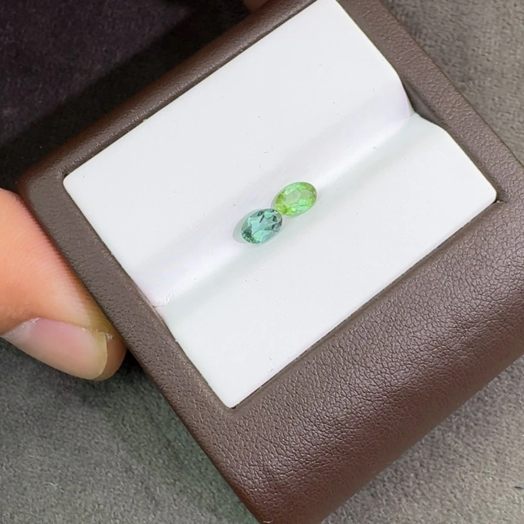 碧玺珠宝奇石未镶嵌一对