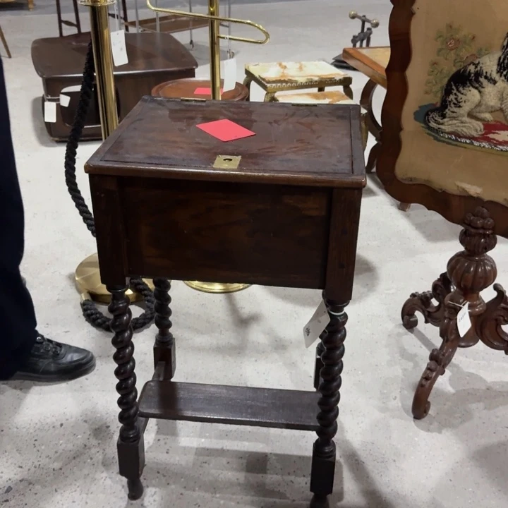 U***p有机玻璃边柜到付