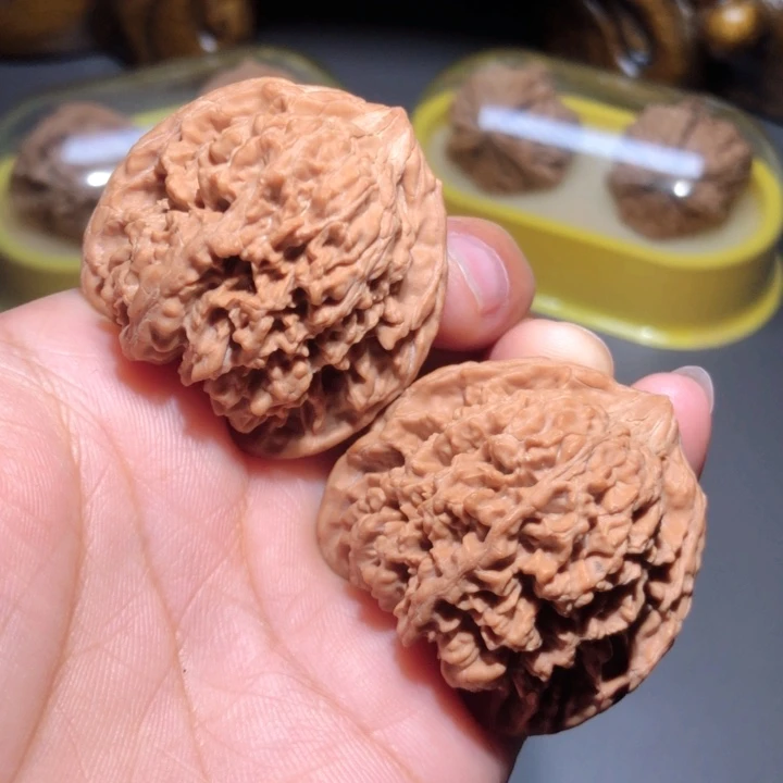 文玩核桃把件39.5满天星