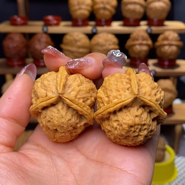 文玩核桃把件是*紫蛹83