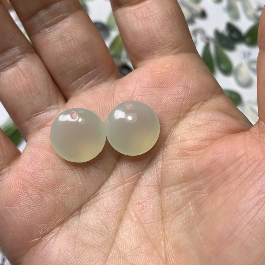蛇纹石玉未镶嵌耳坠