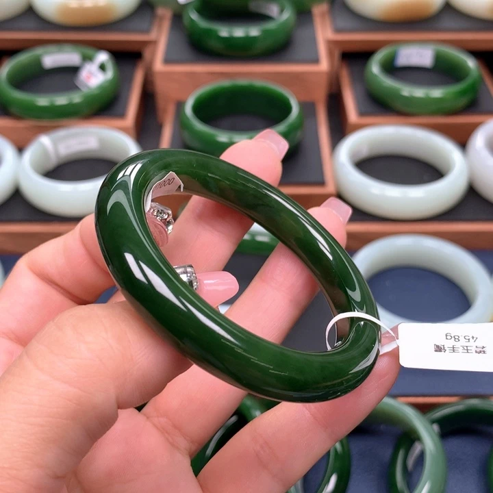 未镶嵌手镯和田玉（碧玉）七**妈