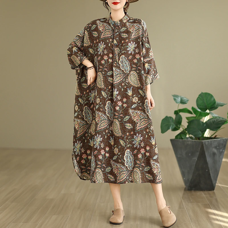 2025秋季新款典雅文艺风复古棉麻印花立领宽松超大码度假长款连衣
