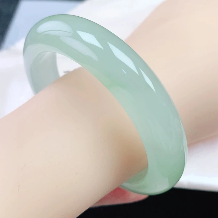 翡翠未镶嵌手镯54圈