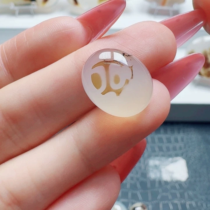 玛瑙/玉髓未镶嵌珠宝奇石