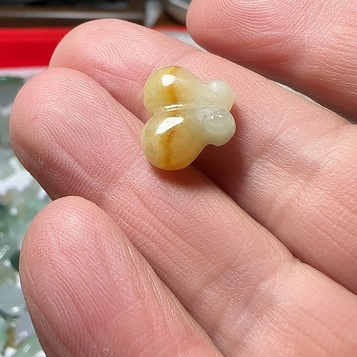 翡翠未镶嵌颈饰天然缅甸翡翠黄蝴蝶