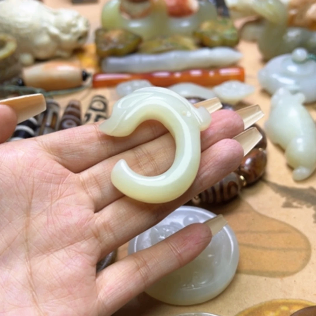 【闪购商品】蛇纹石玉颈饰未镶嵌