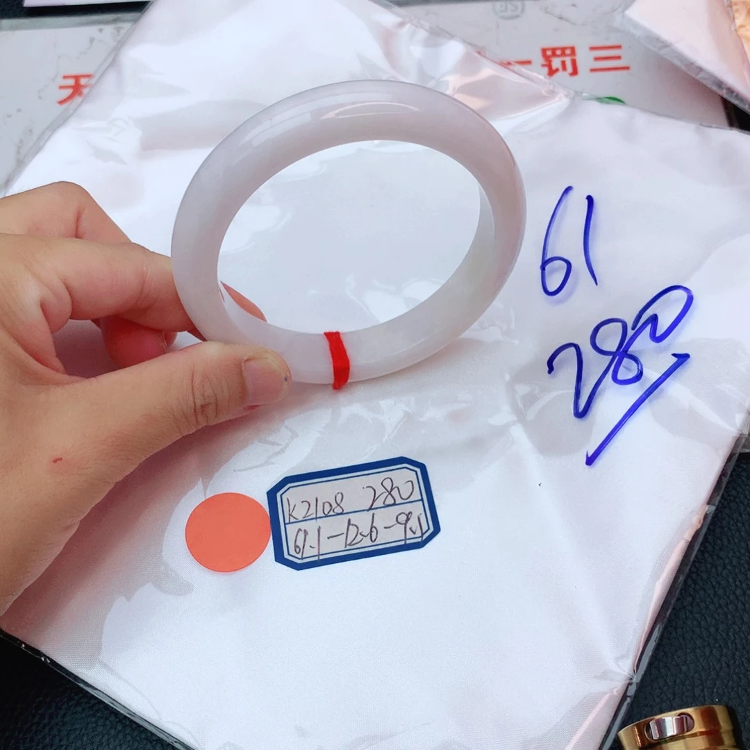 翡翠手镯未镶嵌我
