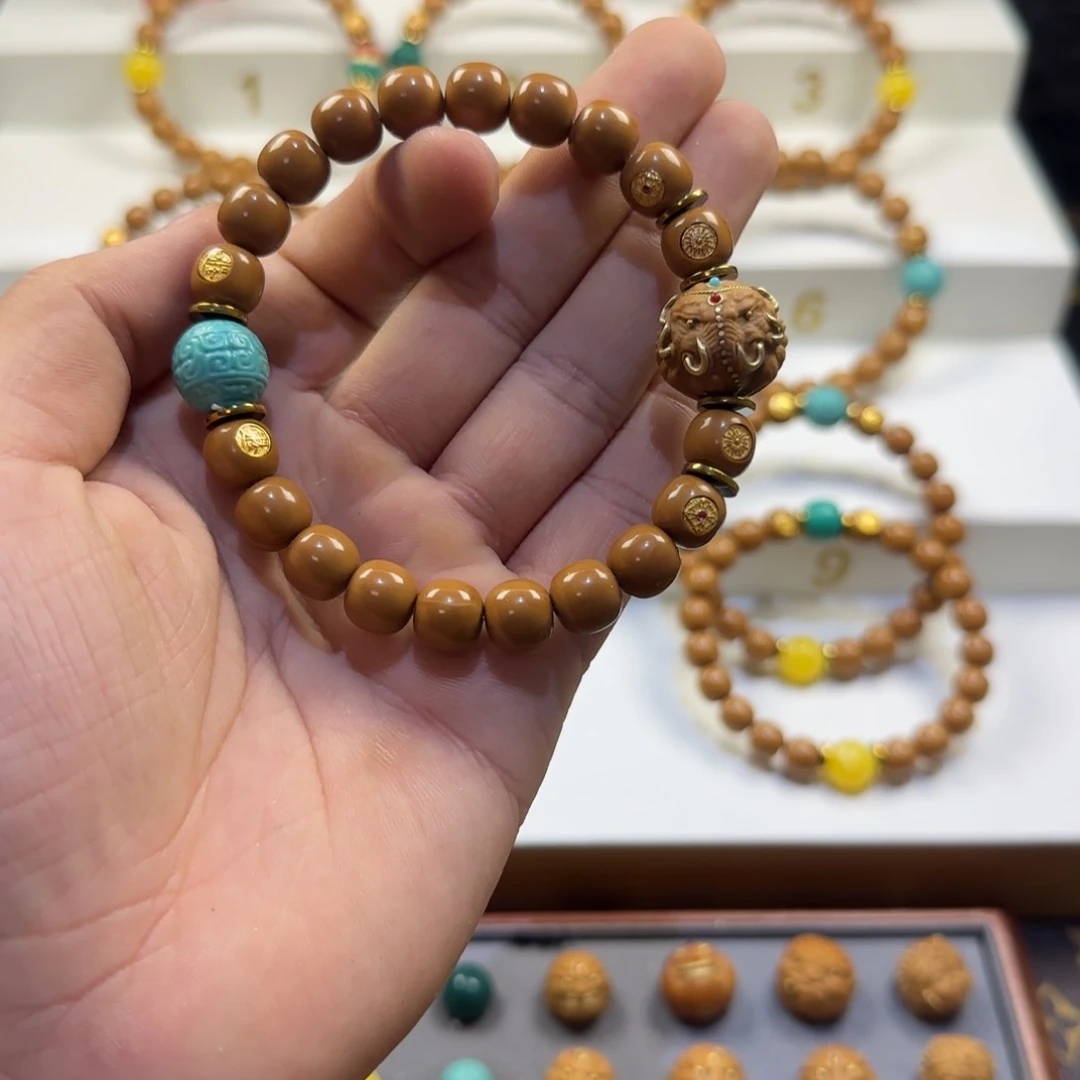 @***人无瑕疵一套包邮新款送人工合成配饰