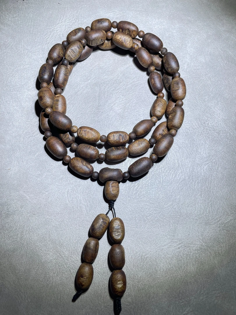 沉香【海南乌身】大留疤长串38克 多样性发其一