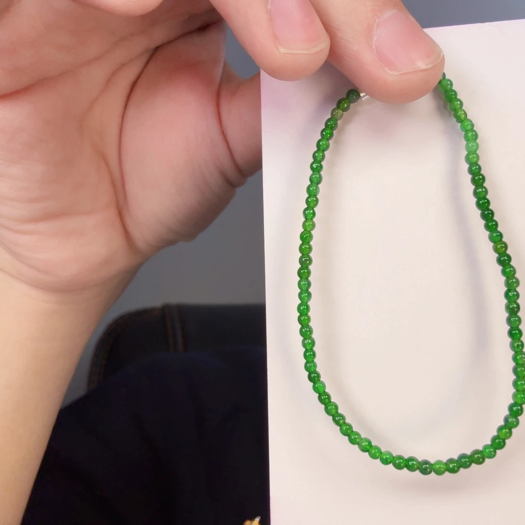 翡翠颈饰未镶嵌 一件