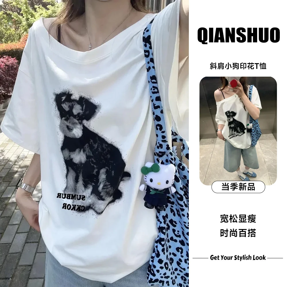 千朔雪纳瑞印花一字肩斜肩短袖T恤女2025新款大码胖妹妹露肩上衣