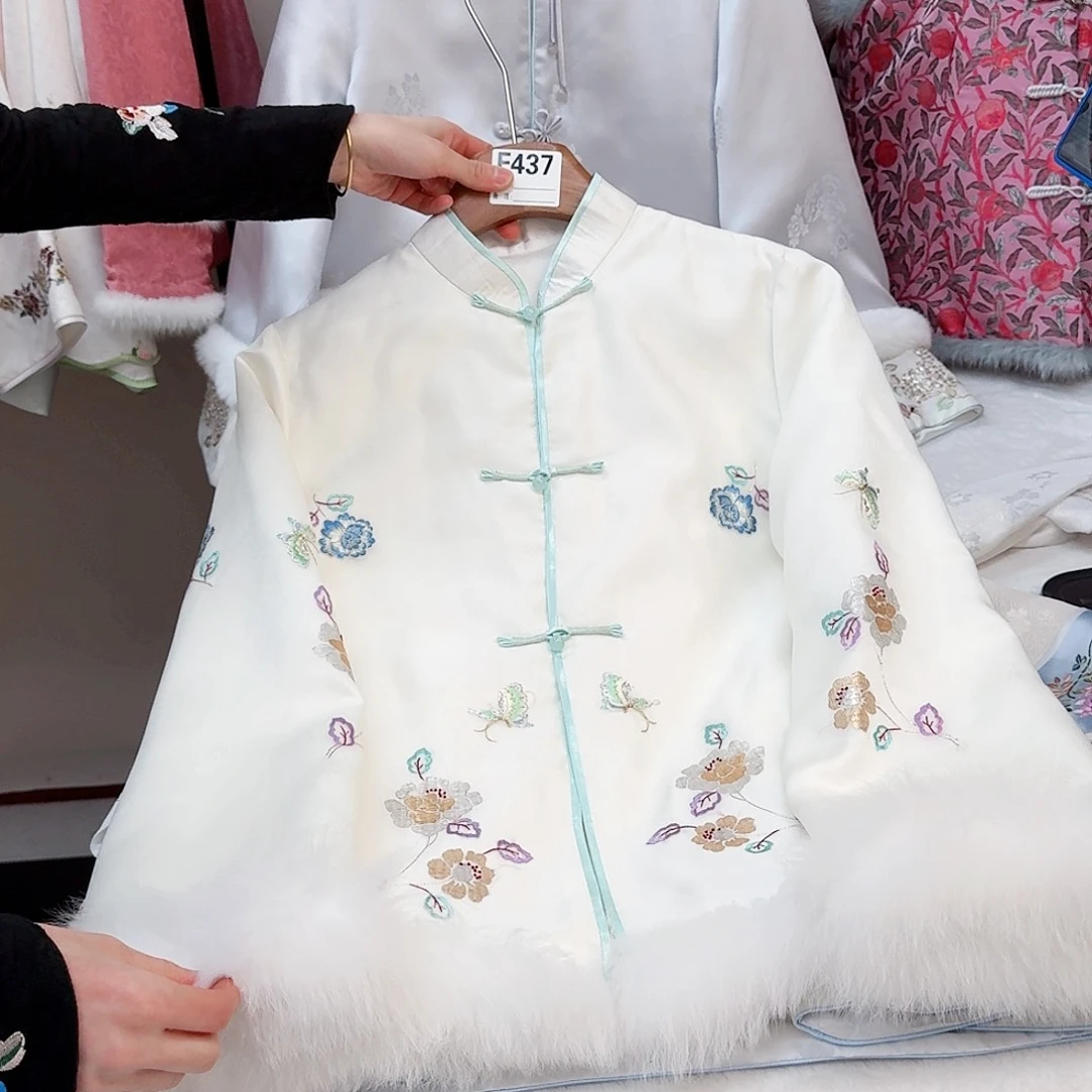 织绣真丝白色 狐狸毛