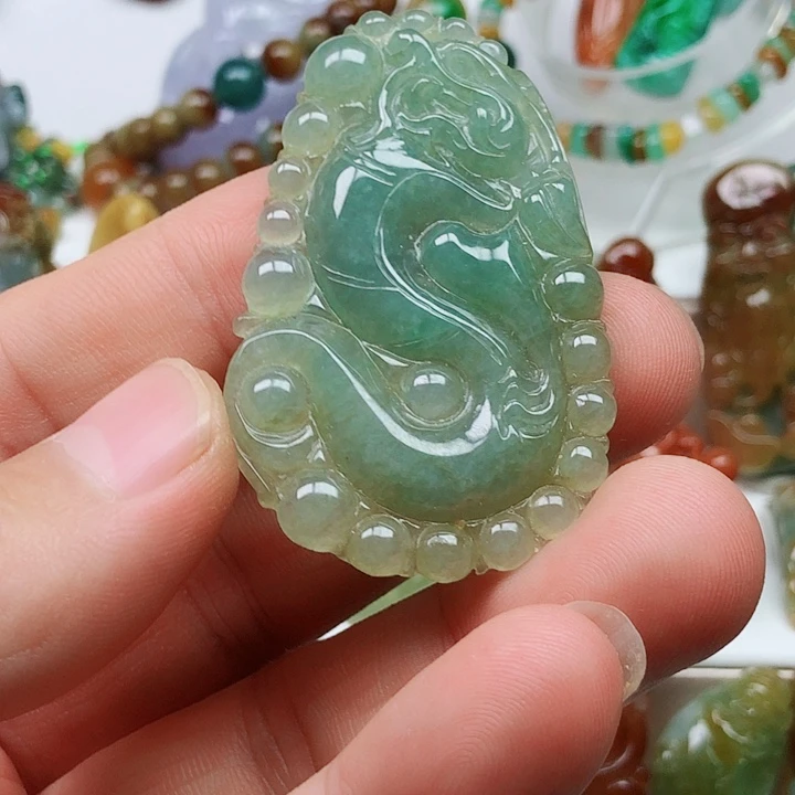 翡翠未镶嵌颈饰翡翠