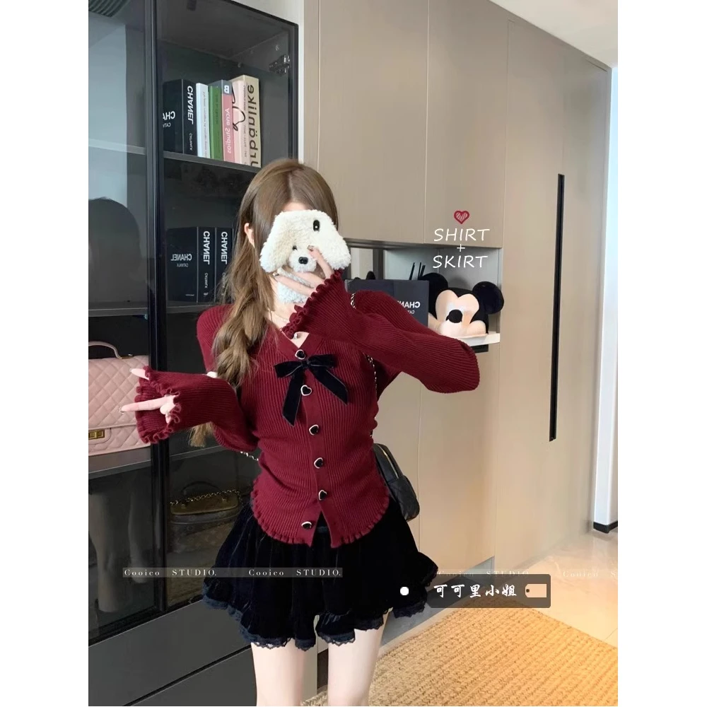 设计感蝴蝶结爱心纽扣针织开衫外套女秋冬红色V领毛衣高级感上衣