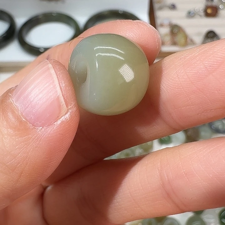 和田玉（糖玉）未镶嵌颈饰12.516