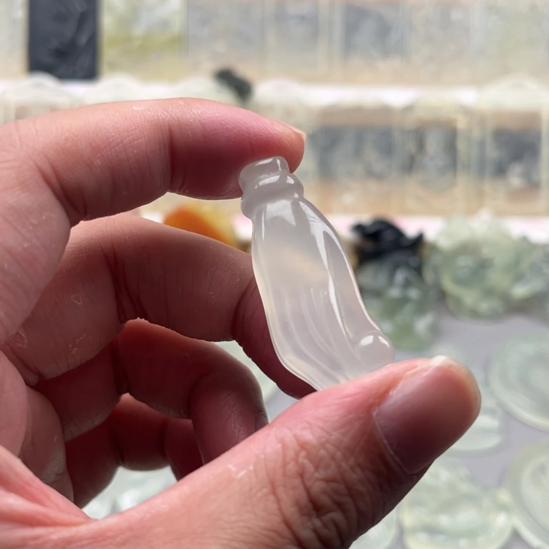 未镶嵌蛇纹石玉颈饰