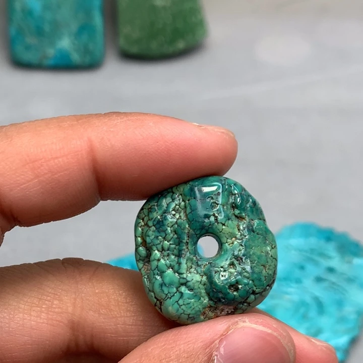 绿松石颈饰未镶嵌