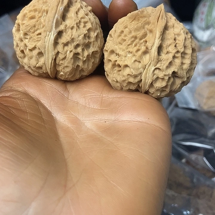 把件文玩核桃云南铁核桃基地42