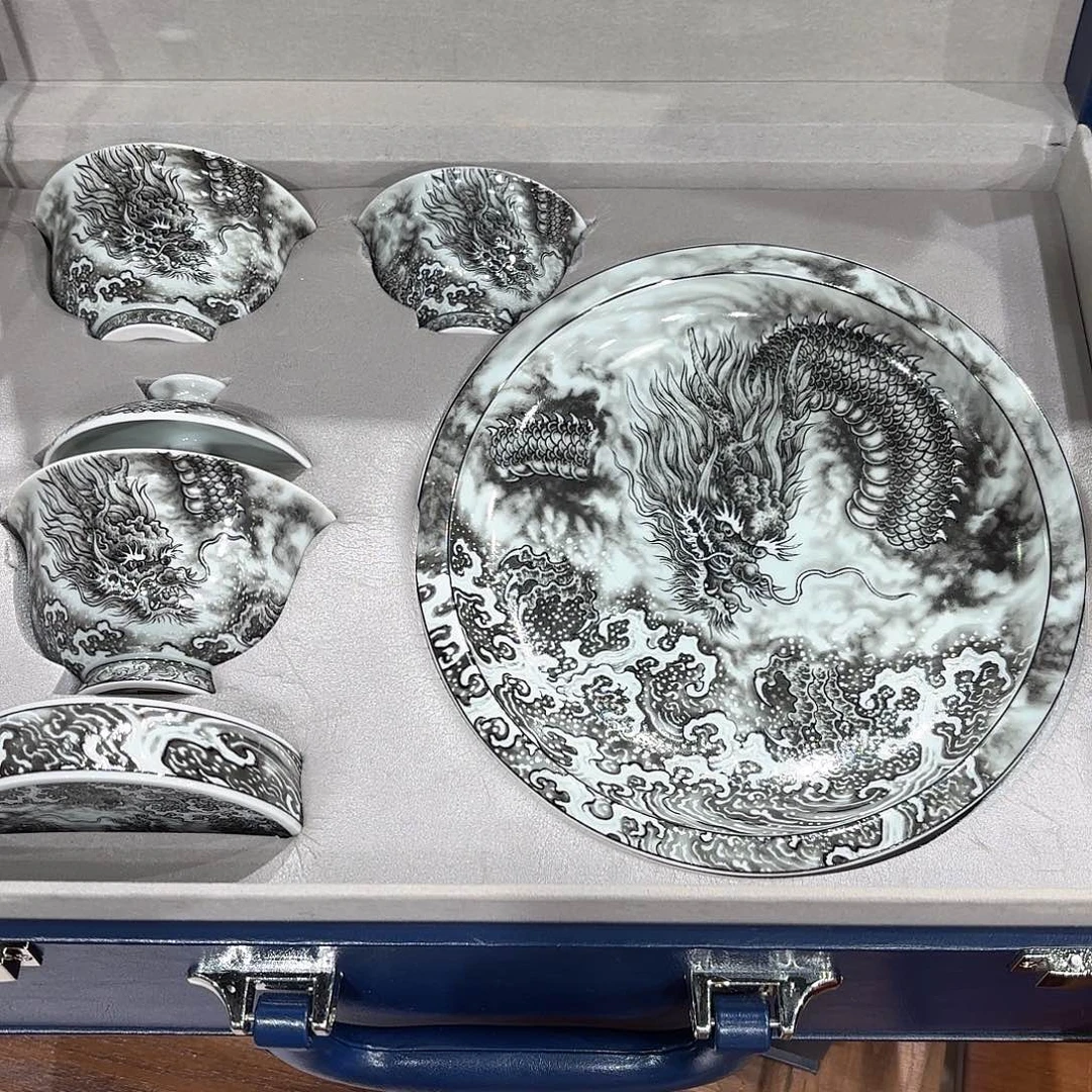 瓷片景德镇瓷器精品陈列