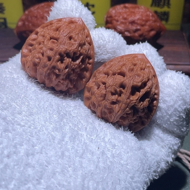 37满肉大红皮三角水龙核桃